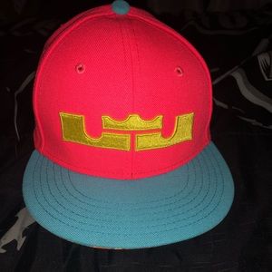 Nike SnapBack Lebron hat